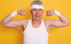 oudere-man-biceps